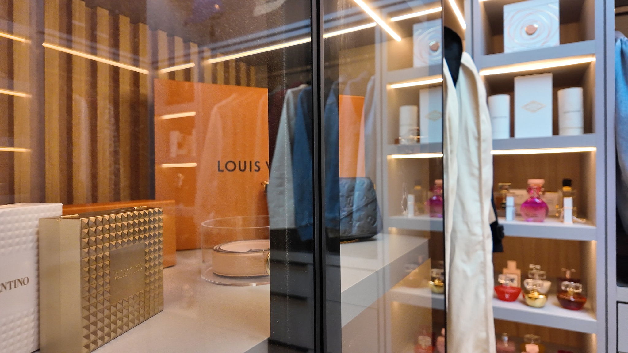 HZ2505020 - International Flooring&Construction